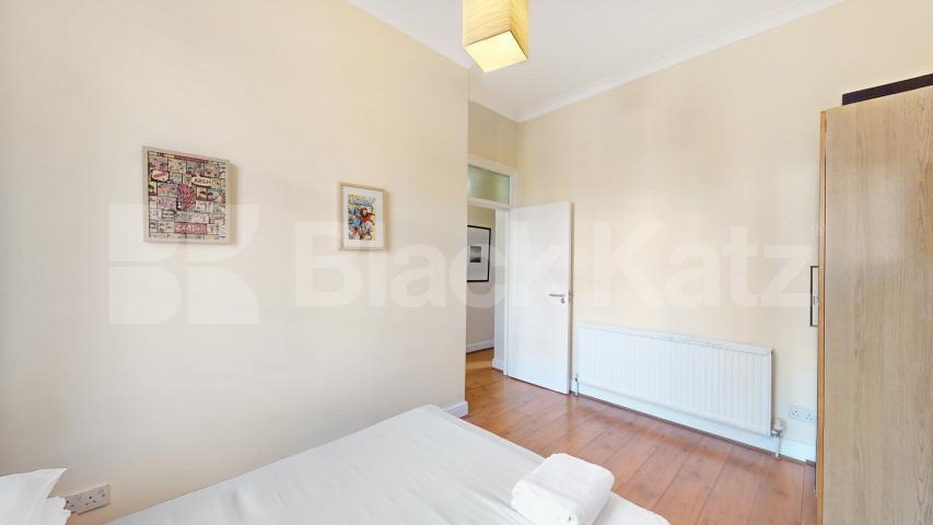 Stylish 3 bedroom flat on quiet residential street in Camden  Rochester Road, Camden